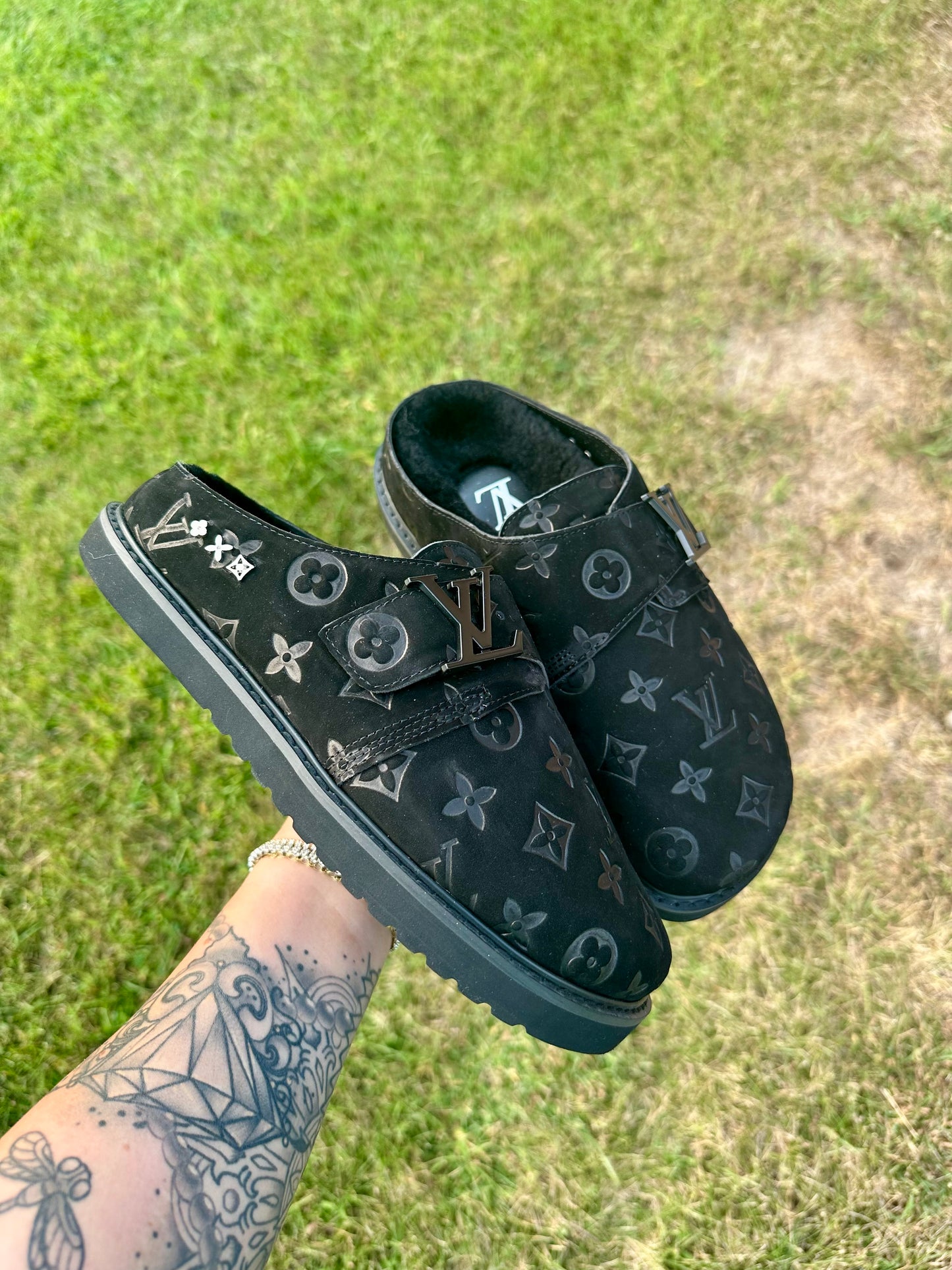 LV WOOL LINED CLOG