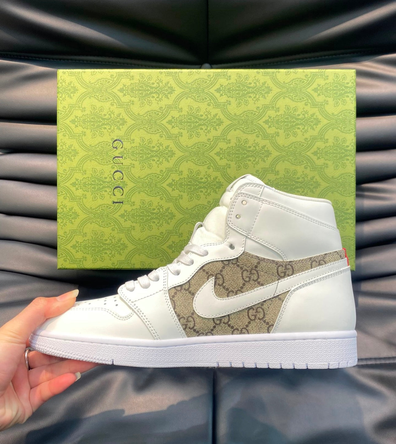 GG AJ1