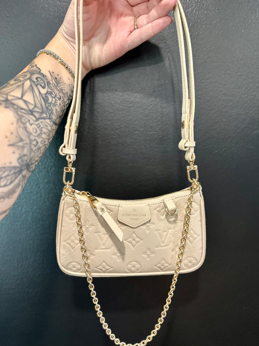 WHITE LV MULTI STRAP WITH CHAIN