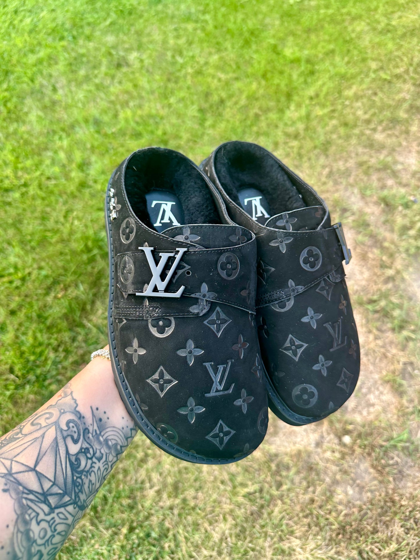 LV WOOL LINED CLOG