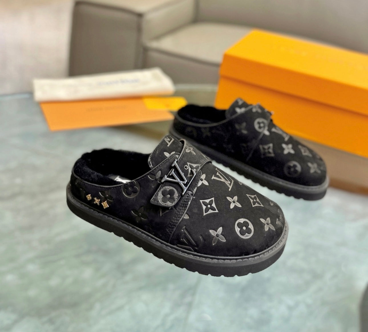 LV WOOL LINED CLOG