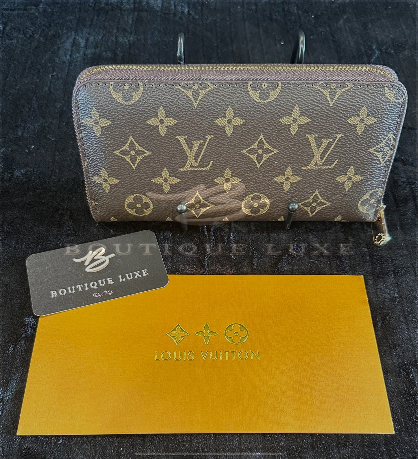 LV LONG BROWN MONO